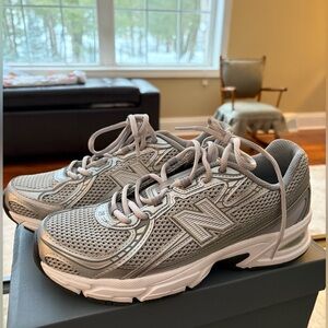 New Balance Light Grey Mesh Athletic Sneakers